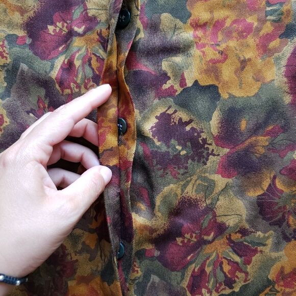 Vintage Evan Picone blouse. - Picture 9 of 16